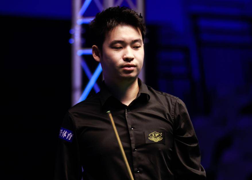 通过他在半 通过他在半